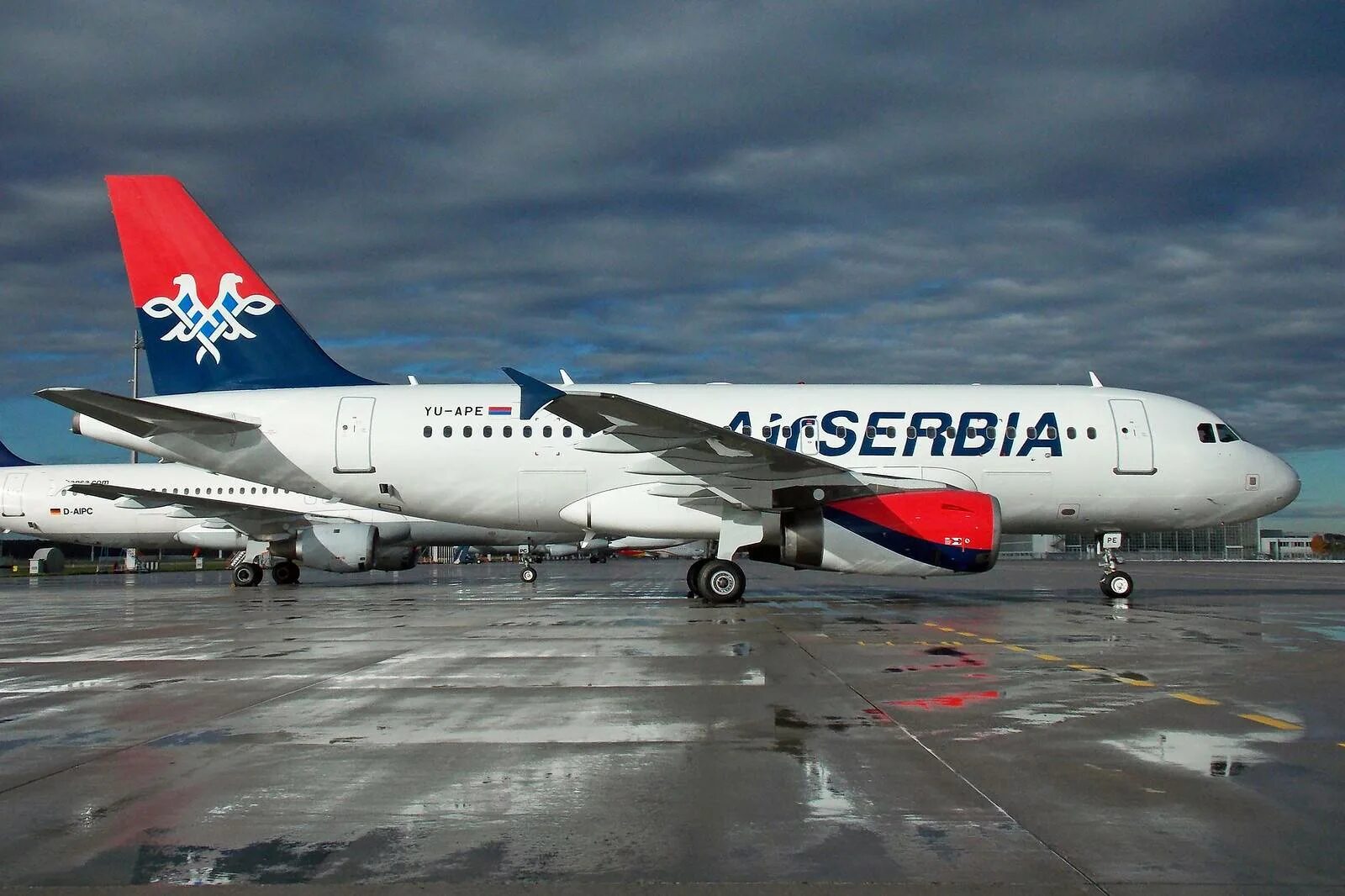 Купить авиабилет эйр сербия. Air Serbia a320. Airbus a319 Air Serbia. Airbus a319 Air Serbia салон. Airbus a320 Air Serbia.