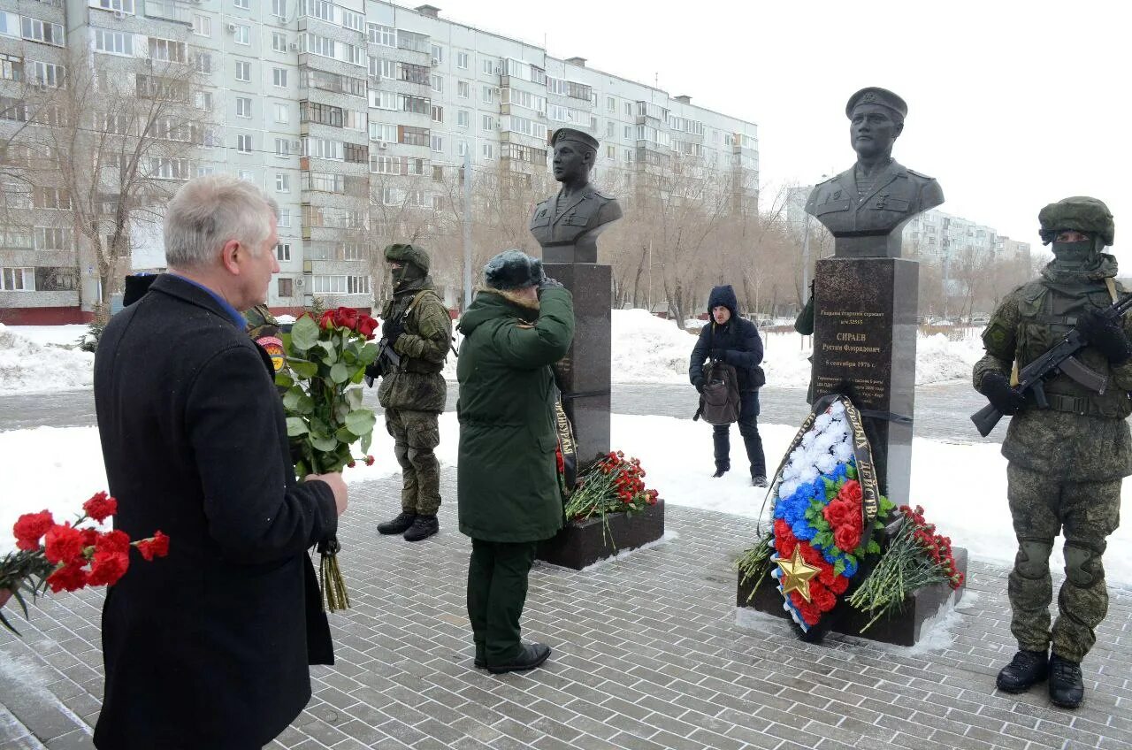 Нападение на десантников. Сквер десантников. Памятник воинам.