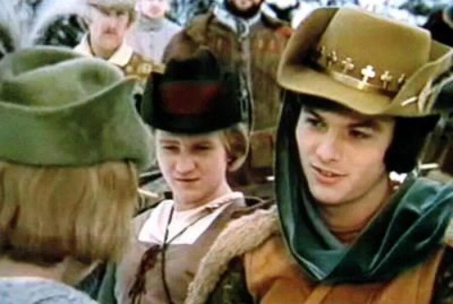 Три орешка для золушки 2022. Три орешка для золушки фильм 2021 норвегия. Три орешка для золушки 2021. 3 орешка для золушки чье производство. Астрид смепласс три орешка для золушки.