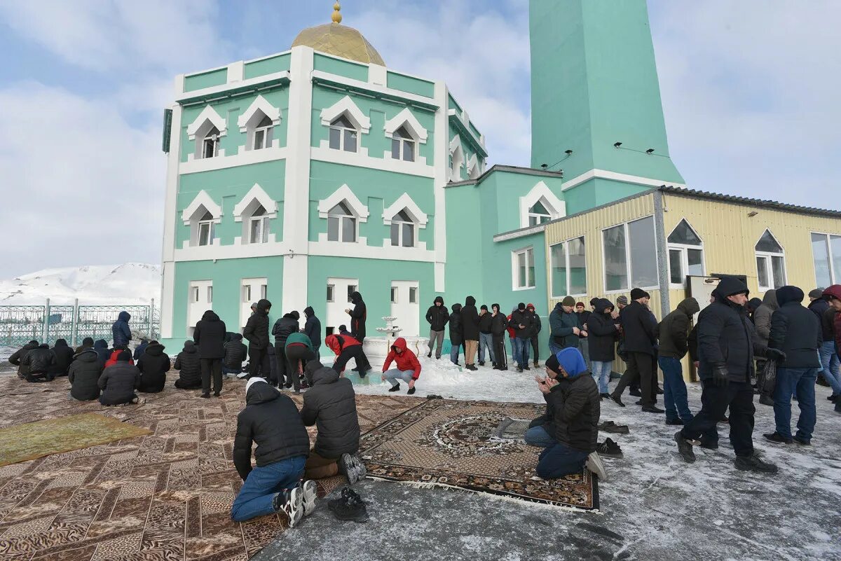 Нурд камаль. Мечеть Нурд-Камал. Мечеть Нурд-Камал Салехард. Нурд-Камаль Норильск. Норильская мечеть Нурд-Камаль.