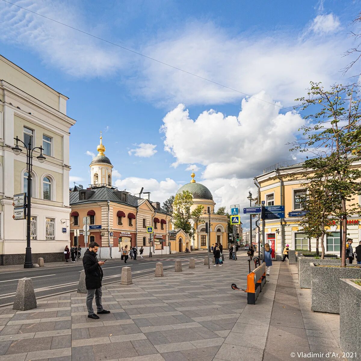 Ул б ордынка. Улица большая Ордынка. Ордынка улица в Москве. Большая Ордынка фото. Большая Ордынка Москва достопримечательности.