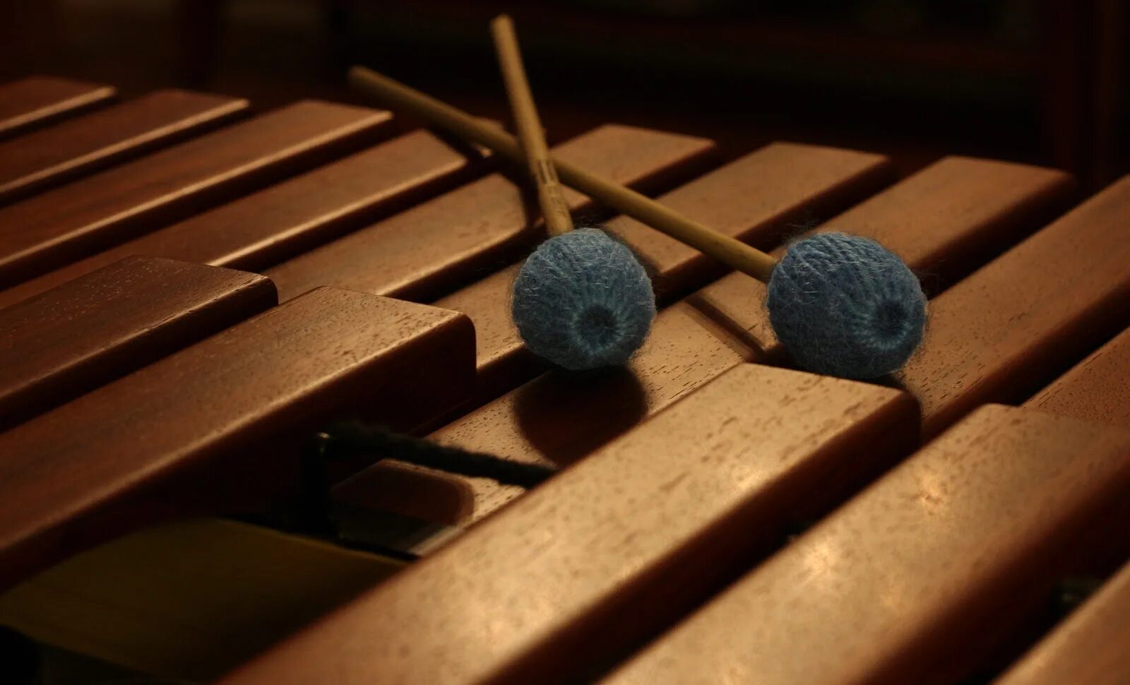 Potc marimba remix meloboom. Маримба. Ударные маримба. Маримба инструмент. Инструмент Африки музыкальный маримба.