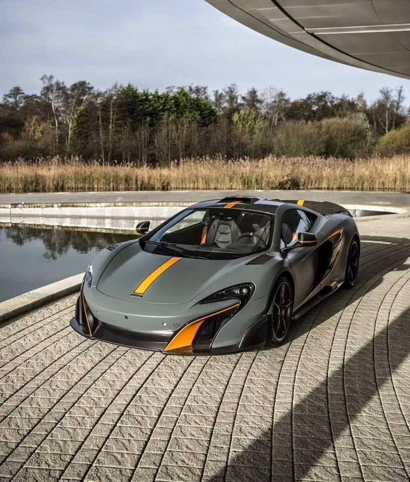 Машина mclaren. MCLAREN 675lt. MCLAREN r1. Макларен 675. Макларен п1 2021.