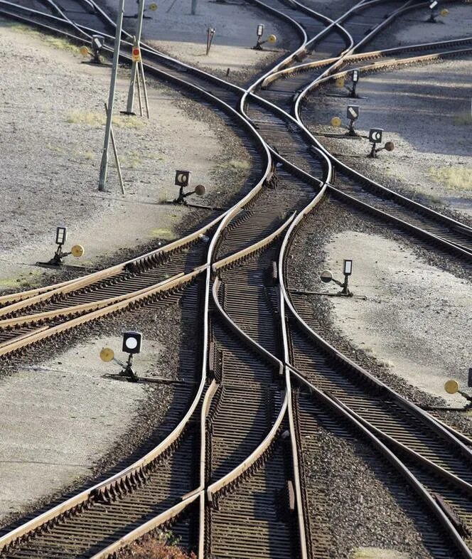 Нестандартные пути. Железная дорога. Железнодорожные развязки. Рельсы. Развилки железных дорог.