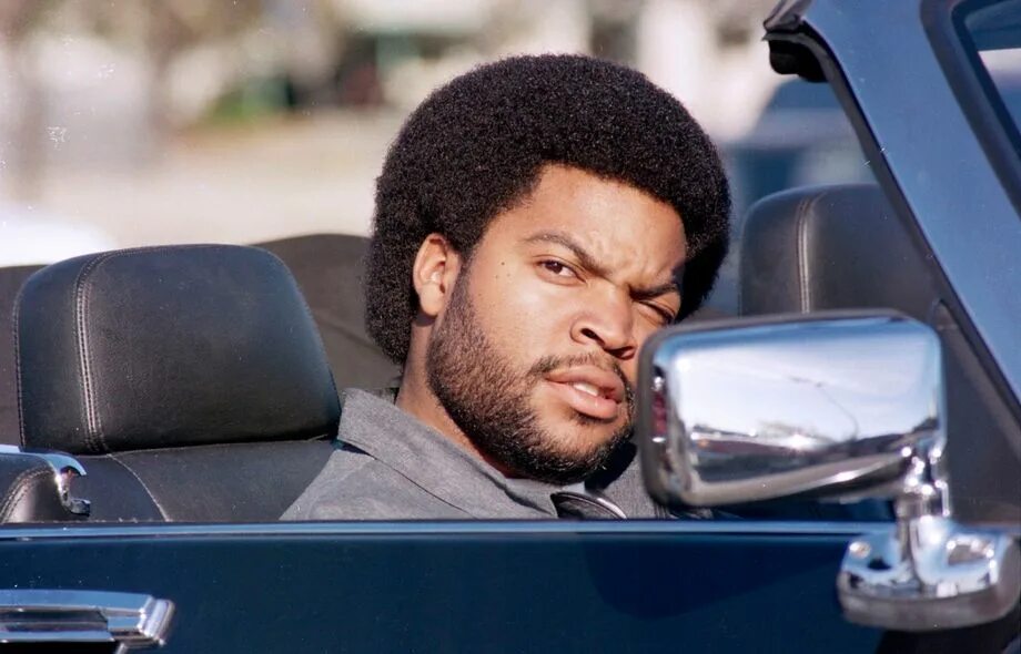 Ice cube me. Ice Cube 90s. Ice Cube 1989. Айс Кьюб мусульманин. Айс Кьюб в машине.