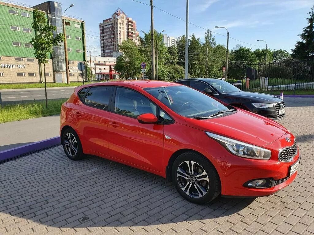 Kia Ceed 2015 красная. Kia Ceed 2 красная. Кия СИД 2015 хэтчбек. Kia cee'd 2015.