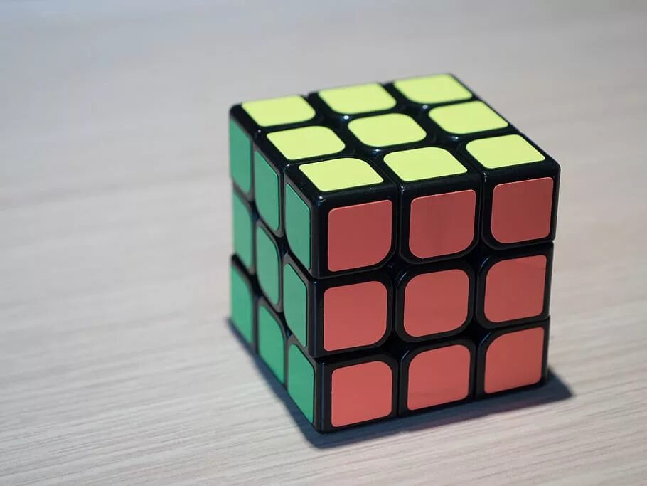Цвета рубика. Rubik's Cube. Кубик рубик фон. Yellow Cube Rubik. Кубик Рубика gytoys.