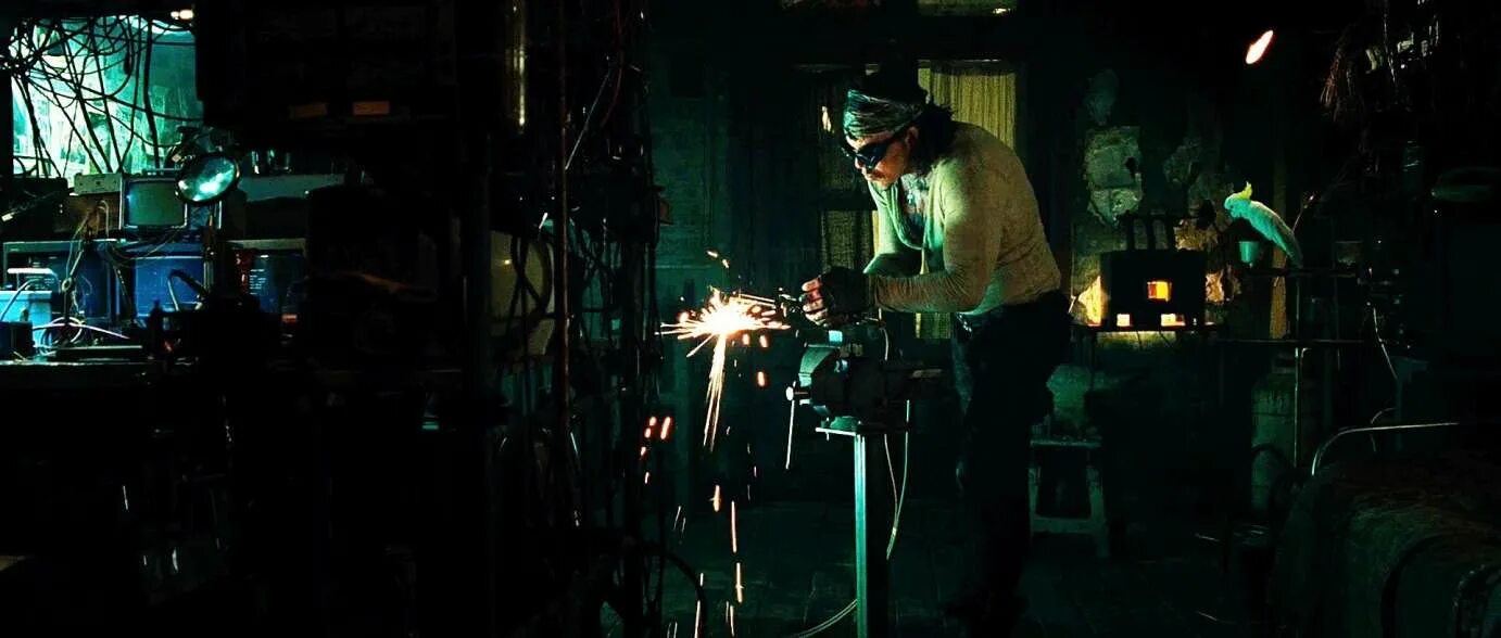 Железный человек 2 трейлер. Железный человек 1 фильм 2010. Железный человек 2 фильм 2010. Железный человек 2 у зеркала. Железный человек 2010.