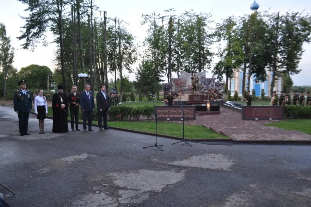 смоленская область кардымовский район деревня шутовка. братская могила деревня соловьево кардымовский район. поселок кардымово смоленской области. смоленск соловьева переправа. соловьёва переправа смоленская область.