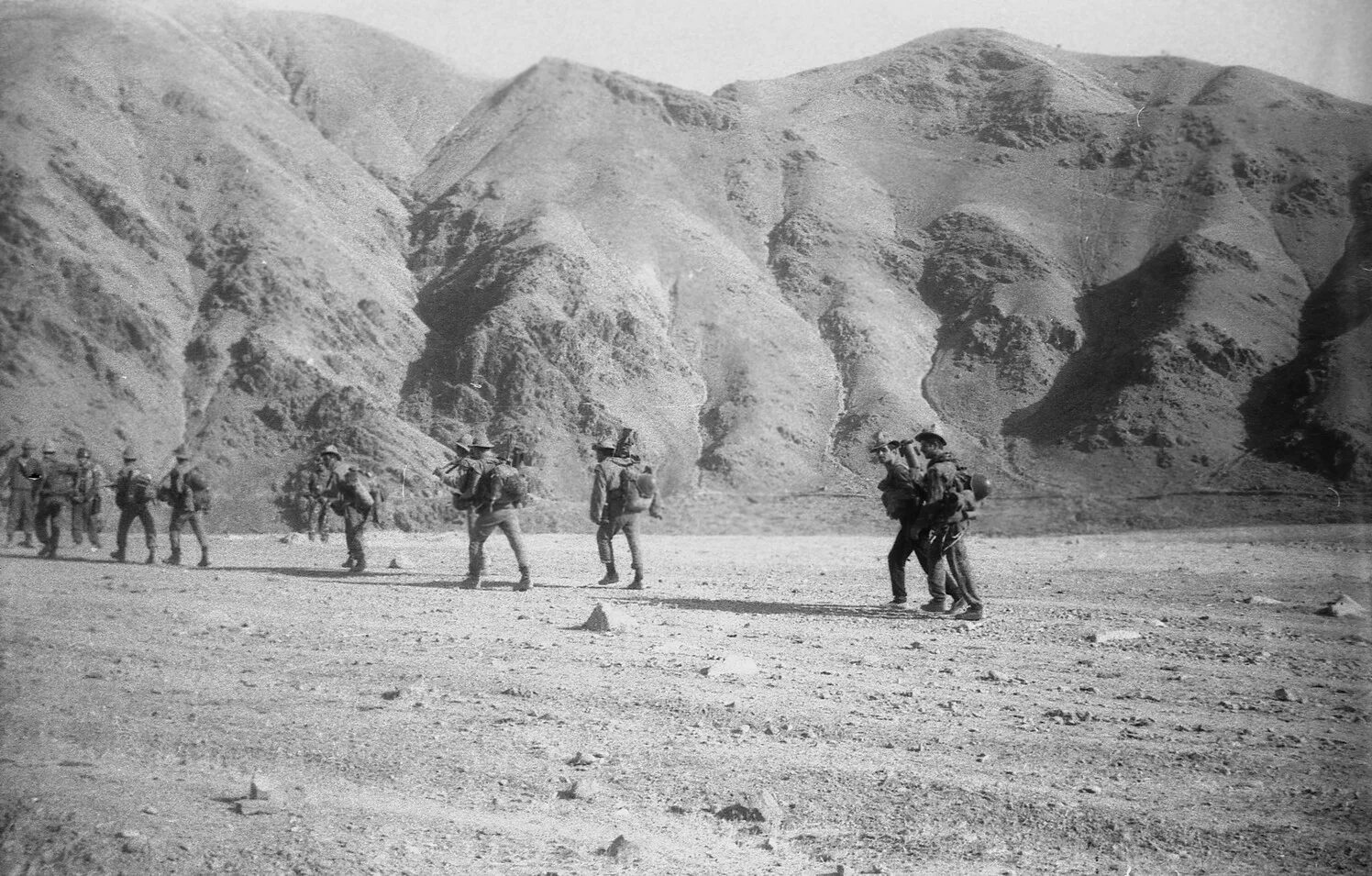 аккорды и слова песен. баграм афганистан 1983. дует дует ветерок у девчонок между ног. буйнов с новым годом баграм. ветер аккорды.