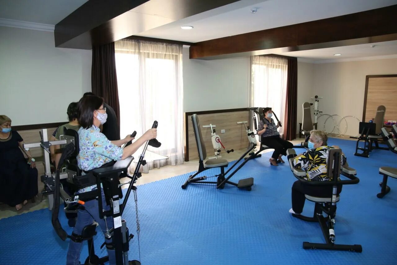 Центр реабилитации казахстана. Реабилитационный центр истра. Казахстанский реабиталиционный центр. Первый центр реабилитации. Клиника по реабилитации после инсульта.