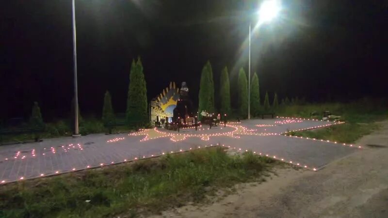 35 км. 35 километр трассы слока-талси. Памятник цою слока талси. Латвия, 35-й километр дороги слока - талси. Километр латвия.