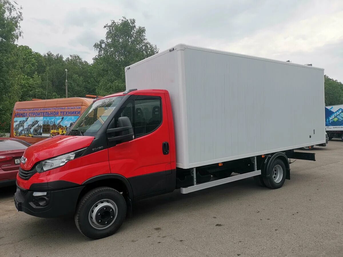 Ивеко дейли 2019. Ивеко Дели 2019 года. Iveco Daily 2019 фургон. Iveco Daily 70c15 рефрижератор.