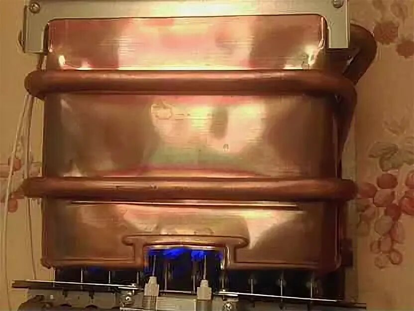 Ремонт теплообменника газовой колонки в нижнем новгороде. Радиатор газовой колонки. Пайка газовой колонки спб. Ремонт газовых плит и колонок. Пайка теплообменника газовой колонки между сотами.