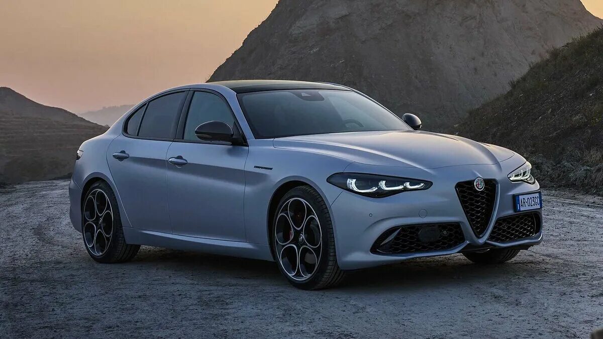 Колонка Кларксона: Alfa Romeo Giulia Quadrifoglio Verde - "Тест-драйвы" на DRIVE