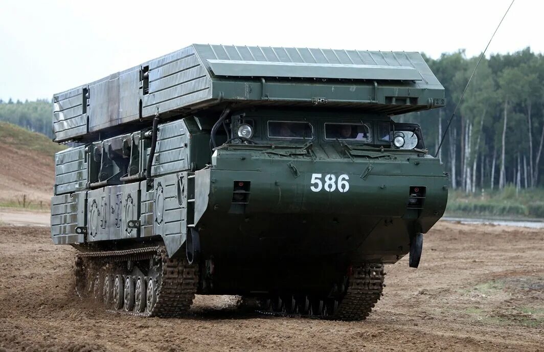 Пмм-2 паромно-мостовая машина. Понтонно-мостовая машина пмм-2м. Пмм машина инженерная. Понтонно мостовая машина пмм-2. Пмм-2 паромно-мостовая.