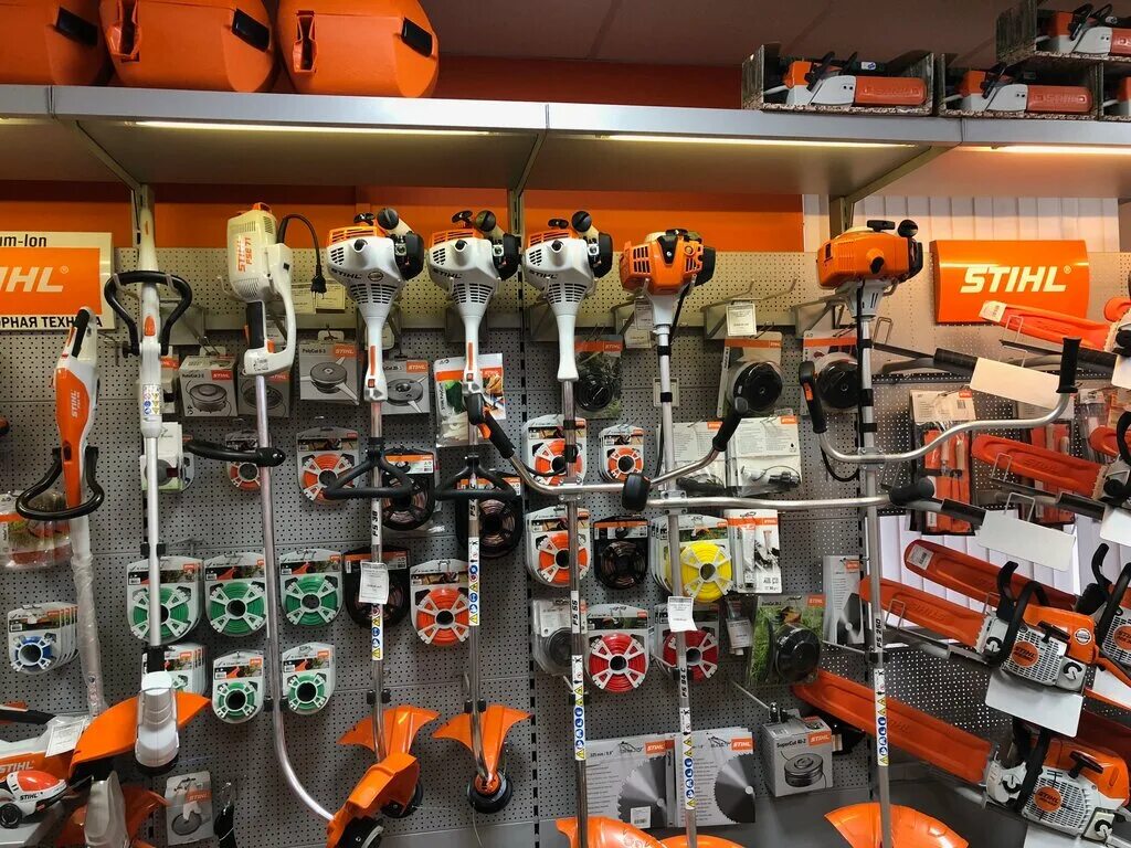 Штиль петербург. Садовая техника Stihl. Сборочный стенд Stihl. Инструмент электро бензо оборудование. Садовая техника в СПБ штиль.