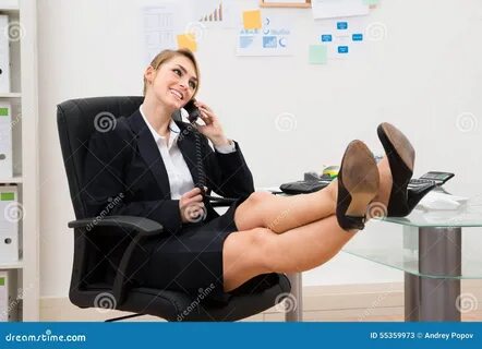 Девушка офис ноги