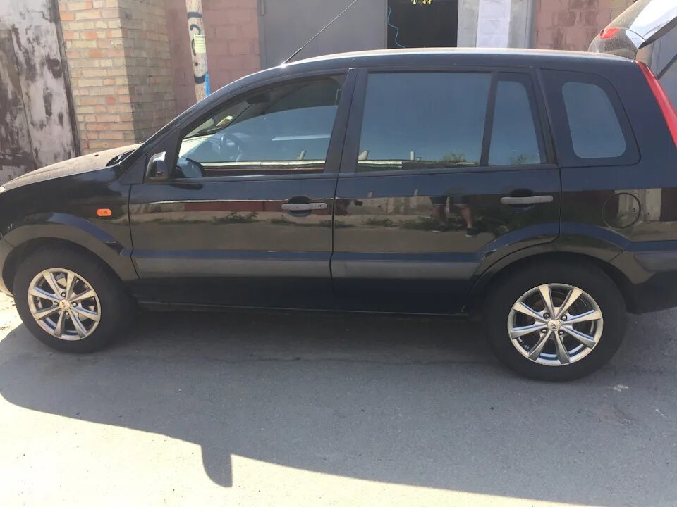 Ford fusion r16. Л 2006. Фьюжен форд r15. Ford fusion r16. Форд фьюжн диски r16.