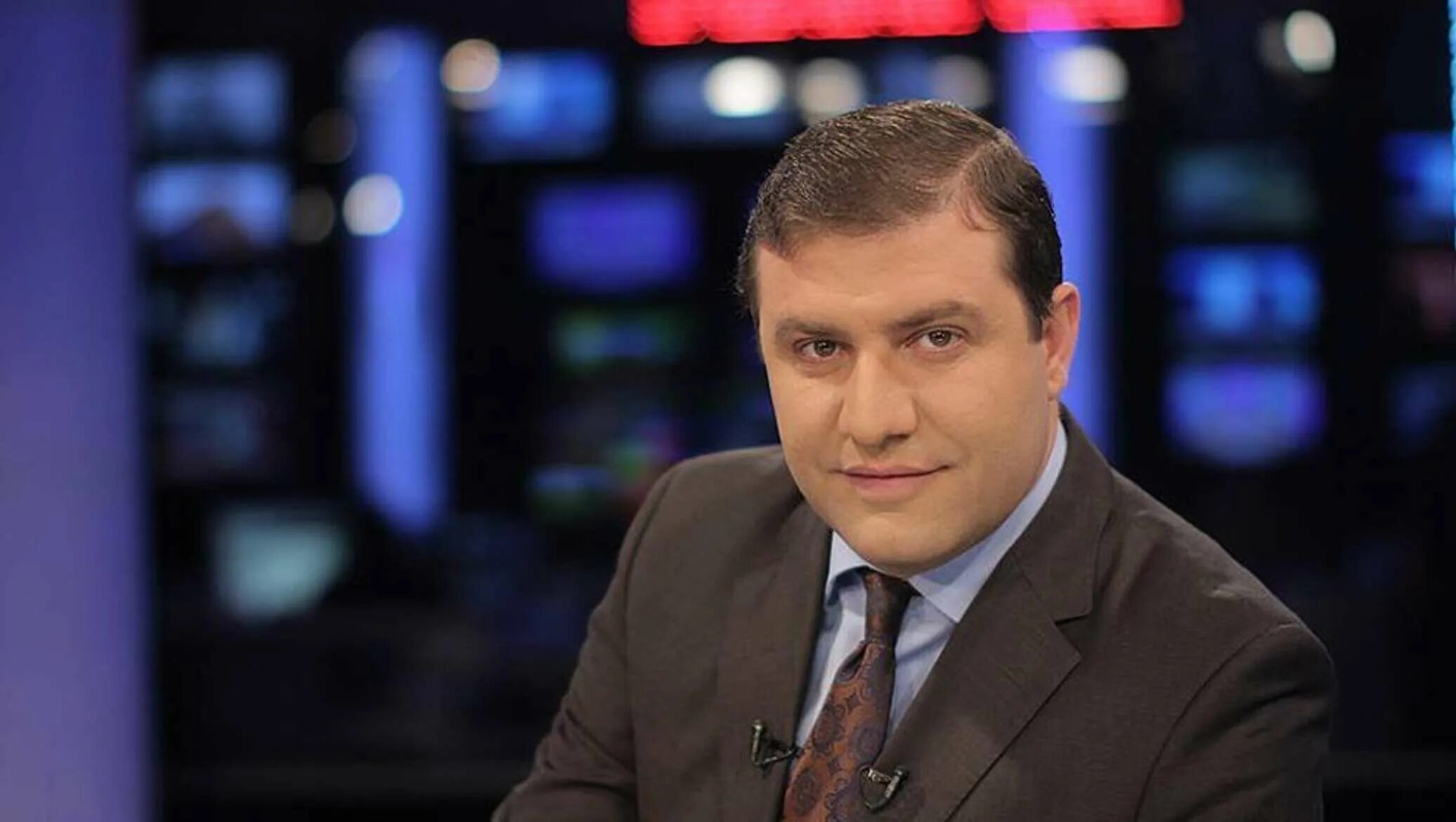 Журналист Артак. Общественное Телевидение Армении. Известные корреспонденты обозреватели. Вести армяне