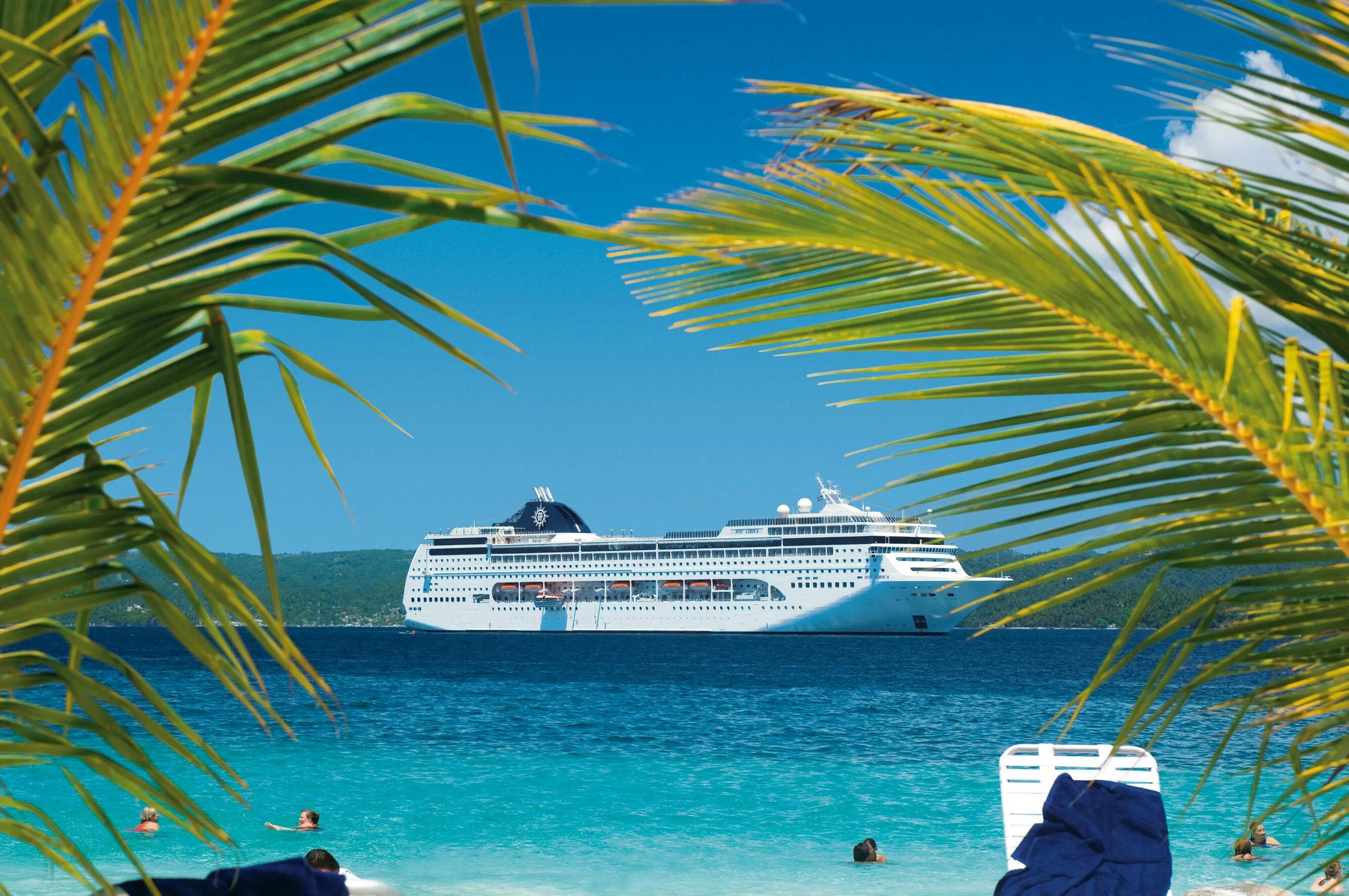 Cruises travel. Круизный лайнер Карибы. Круизный лайнер Карибский бассейн. Круиз по Карибским островам. Круиз Карибы.
