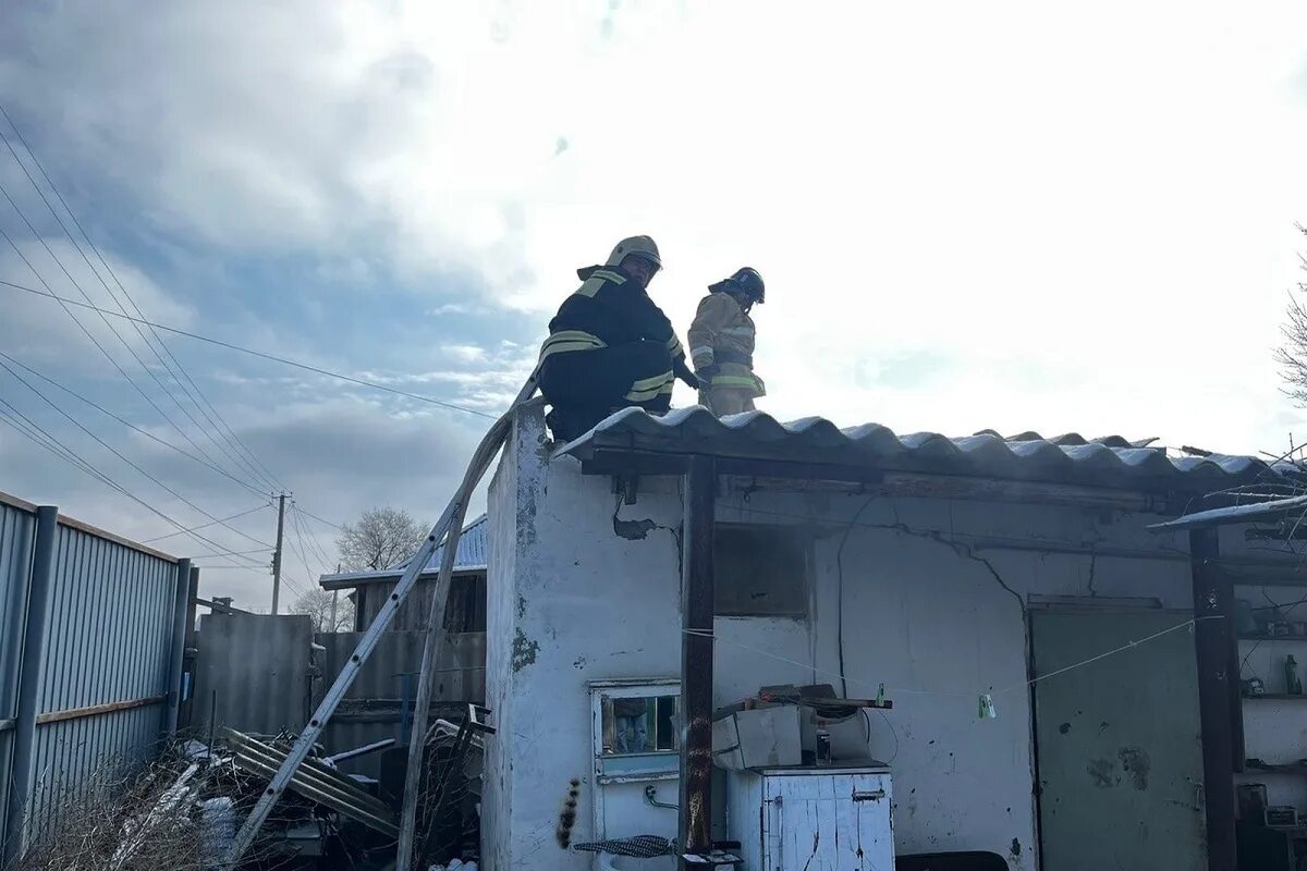 Происшествия в россии мк. Пожары в Калмыкии. Пожар в Калмыкии сейчас. Пожар Республики 113а. Пожар в Поморцево 21.03.22.