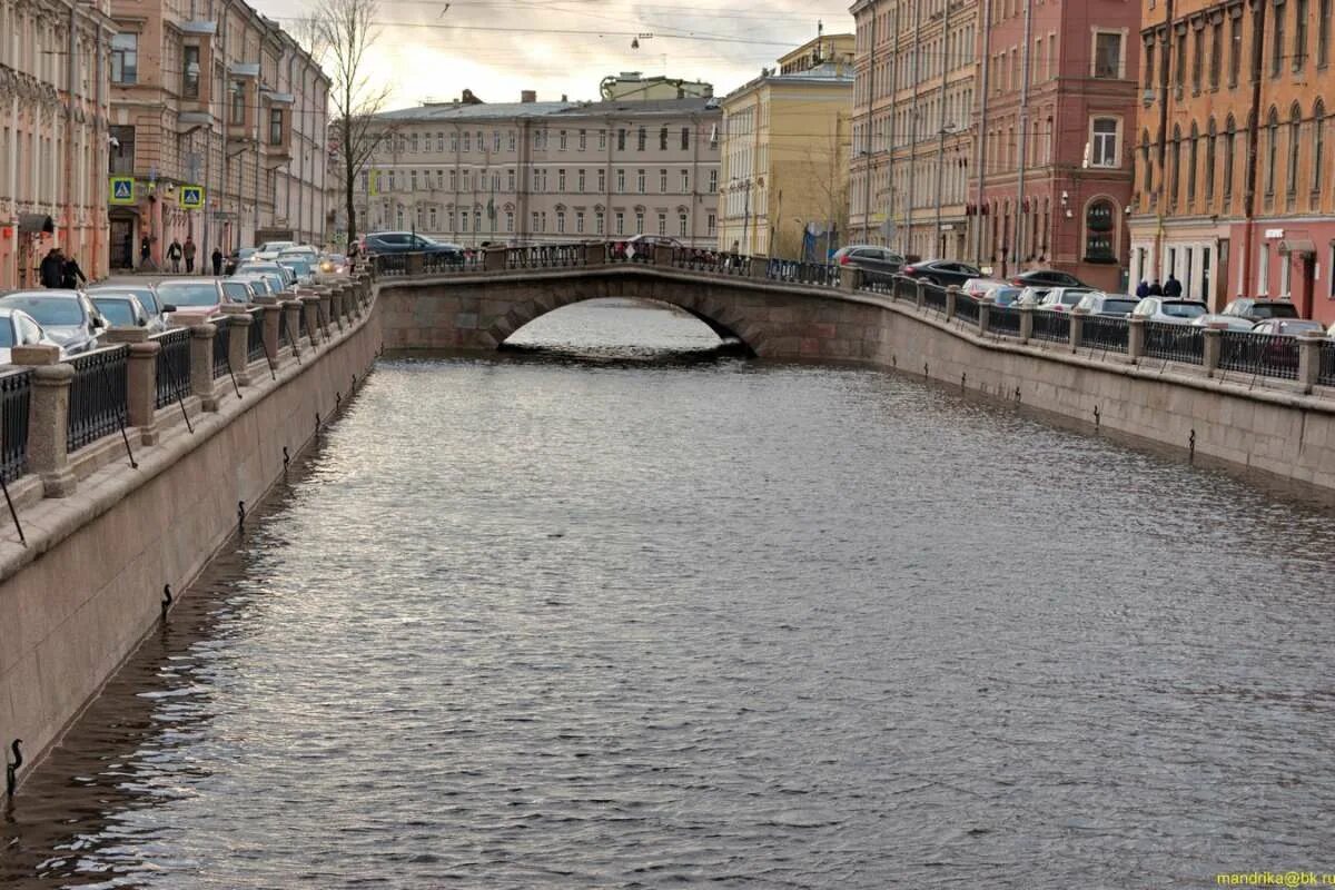 Мосты канала грибоедова. Каменный мост Санкт-Петербург канал Грибоедова. Каменный мост на канале Грибоедова. Каменный мост СПБ через канал Грибоедова. Канал Грибоедова мосты через канал Грибоедова.