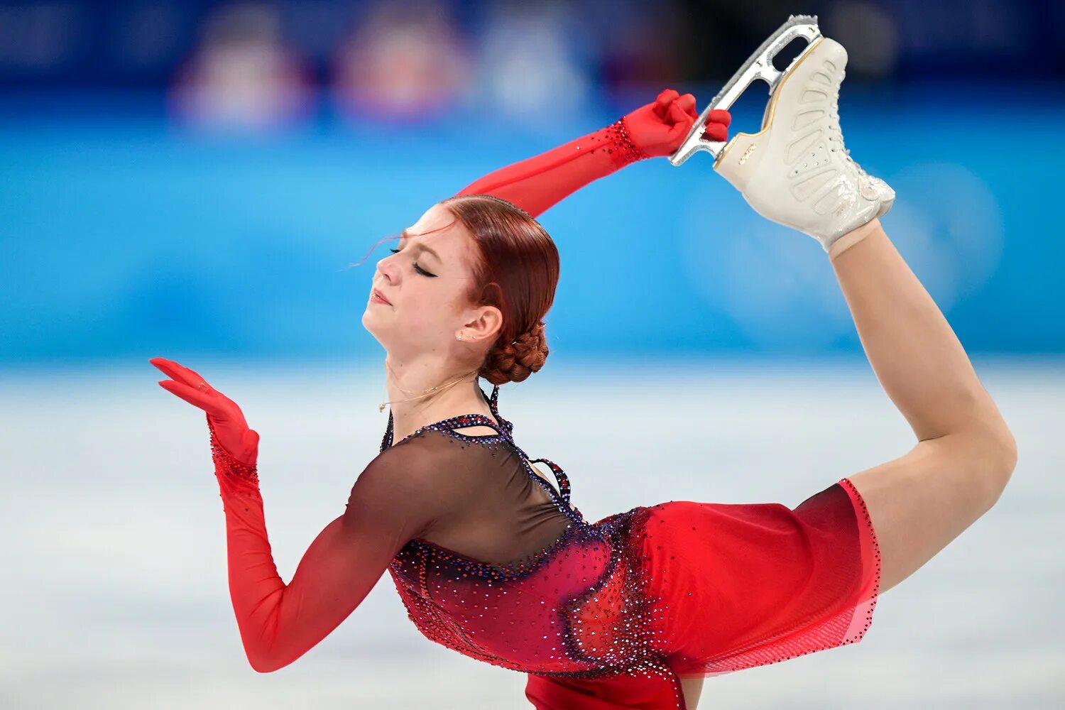 Камила валиева фигурное катание 2022. Российская олимпийская фигуристка. Alexandra trusova 2022. Российская олимпийская фигуристка. Российская олимпийская фигуристка.