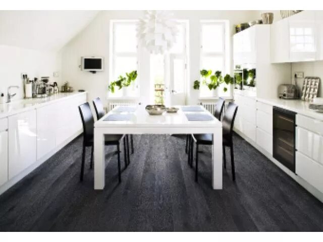 Кухни фото пол темный 9 Inspirational Kitchens That Combine Dark Wood Cabinetry And White Countertops