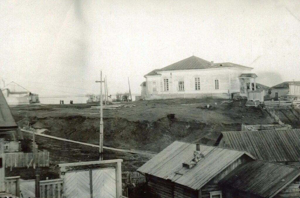 Салехард старое. Васильевская Церковь Салехард. Петропавловская Церковь Салехард. Обдорск Церковь Василия Великого.