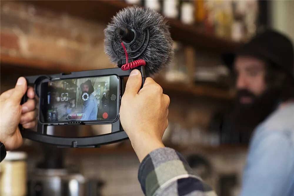 Микрофон для фотоаппарата nikon d3200. Микрофон для фотоаппарата. Фотоаппарат и видеокамера. Микрофон для видеокамеры panasonic hc-vx1. Камера для блоггера.