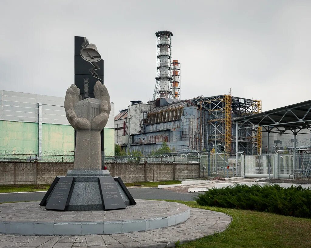Chernobyl disaster. Авария на ЧАЭС 1986 Чернобыль. Саркофаг на Чернобыльской АЭС. Чернобыль 4 реактор. Чернобыль сейчас 2022.