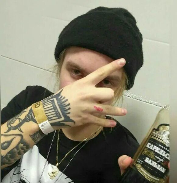 Рэпер руки. Крэк рэпер тимати. Рэпер на белом фоне. 50 cent арт. Крутой негр.