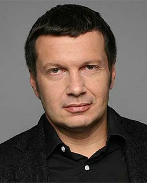 Дети знаменитостей представили форму для элитной школы