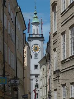 Аллея часы