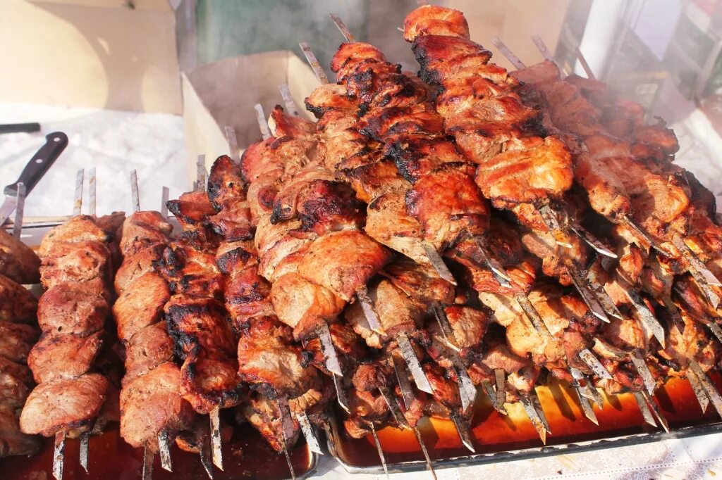 Ресторан березовая роща куусинена меню и цены. Кафе березовая роща новосибирск. Кафе роща красноярск киренского меню. Шашлык роща. Нарезка к шашлыку.