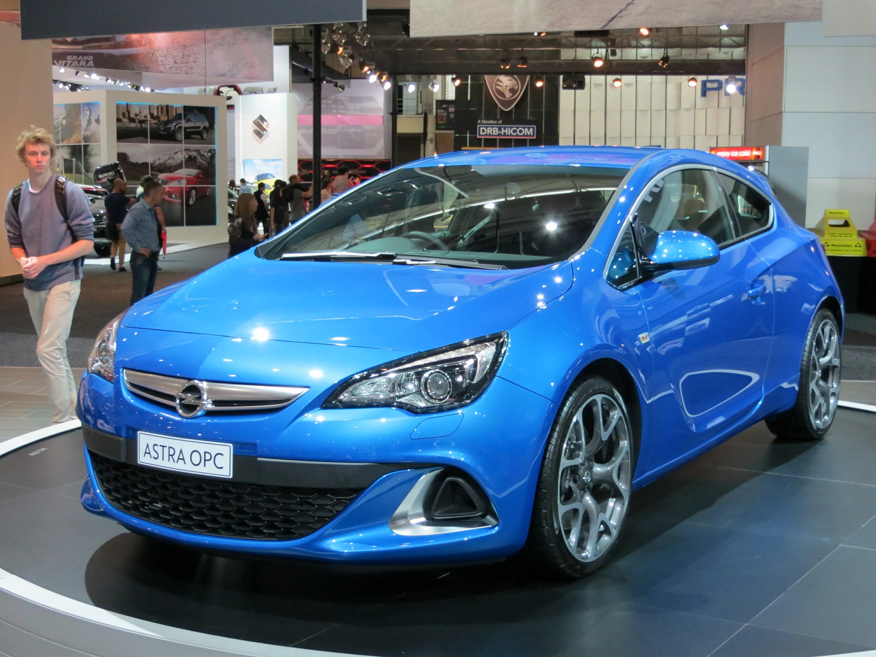 Opel OPC 2012. Opel Astra 4 дверная.