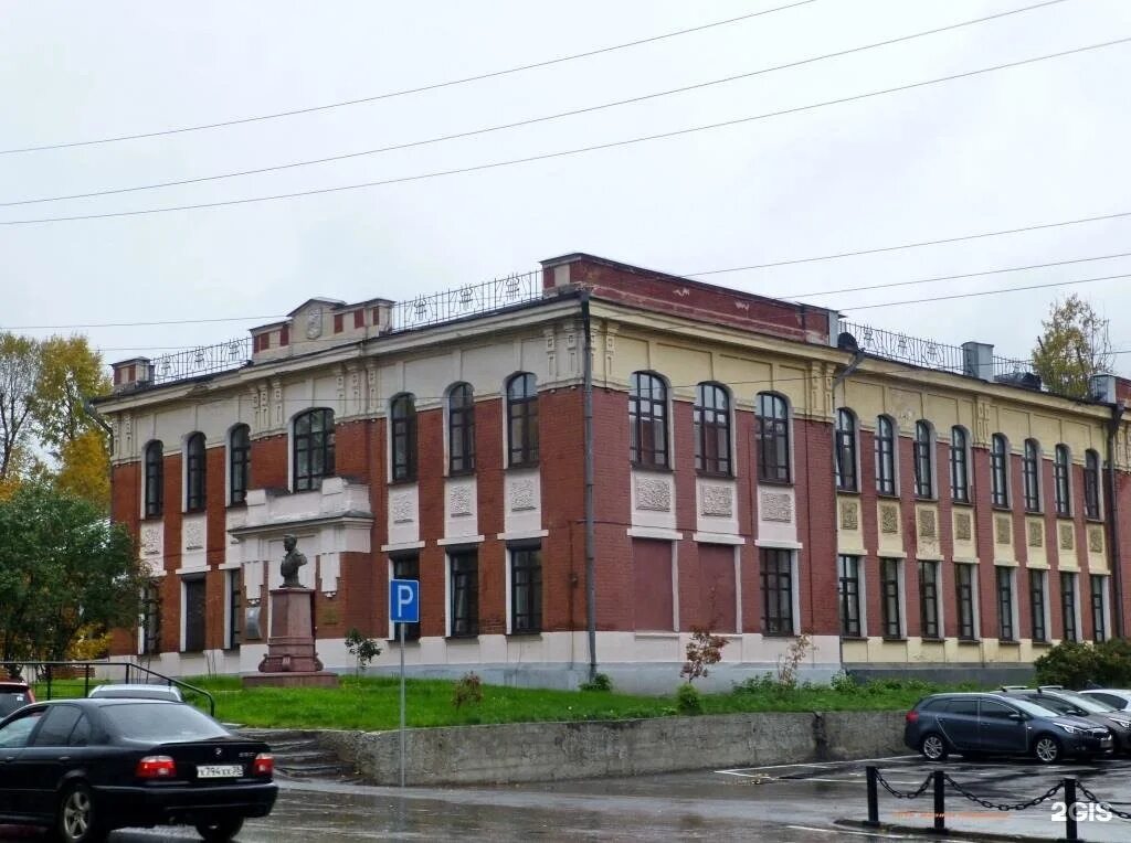 Крестовоздвиженское училище в иркутске. Архитекторы иркутска. Педагогический техникум иркутск. Город иркутск колледж. Булавина 10 иркутск колледж педагогический.