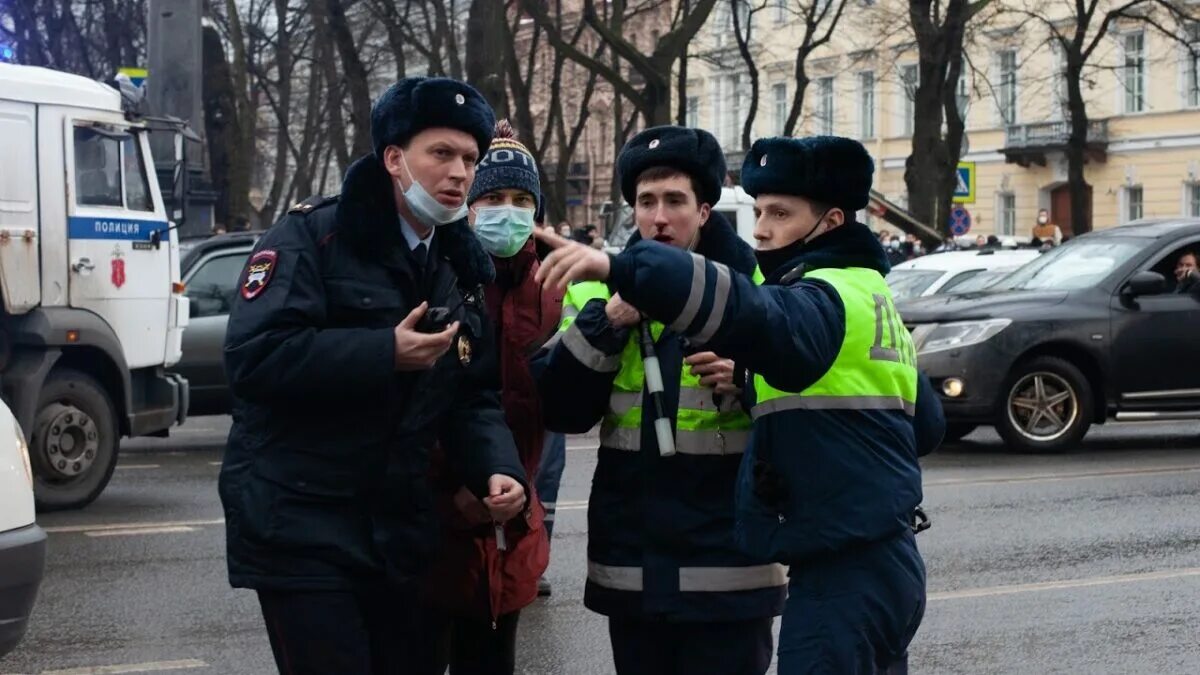 Задержания сотрудников дпс. Сотрудник ДПС. Нападение на сотрудника ДПС.