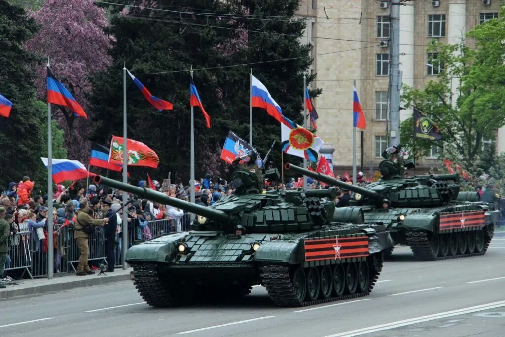 Военный доне. Парад ДНР. Донецк ДНР парад. Военный парад в Донецке. Военный парад в ДНР.