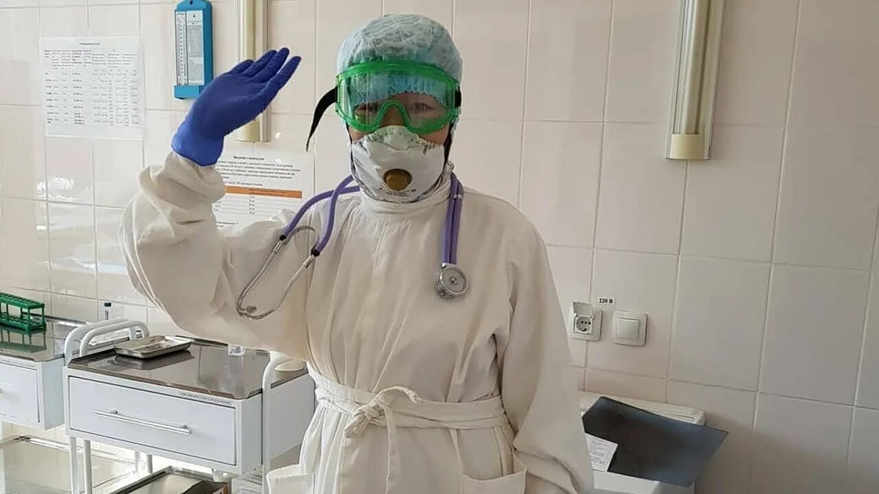 Врач можно стационара. Медицинская организация. Пациент в стационаре. Наблюдение за пациентом. Прием врача.