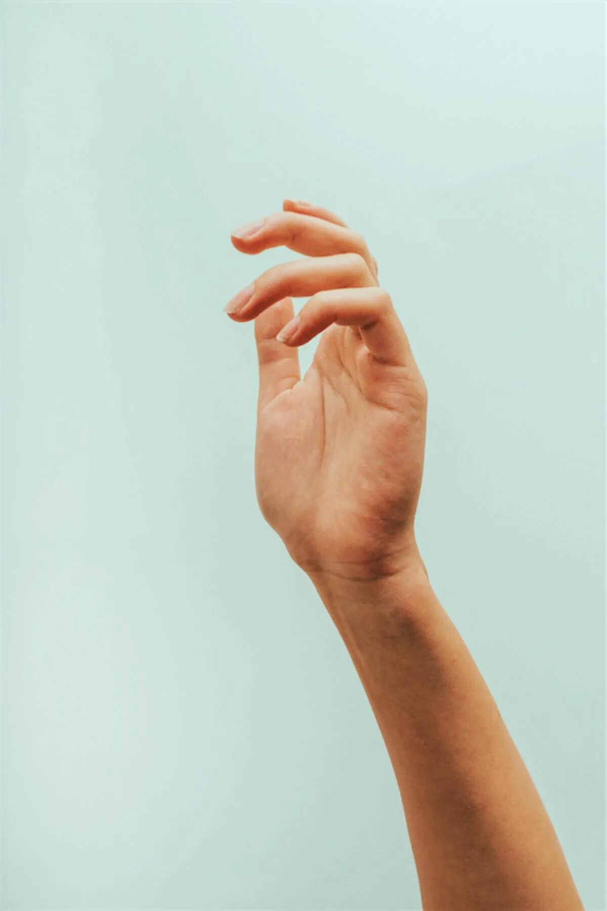 Рука человека. Ребро ладони. Кисть руки. Гигрома (ганглий) лучезапястного сустава. Что такое гигрома запястья кисти.