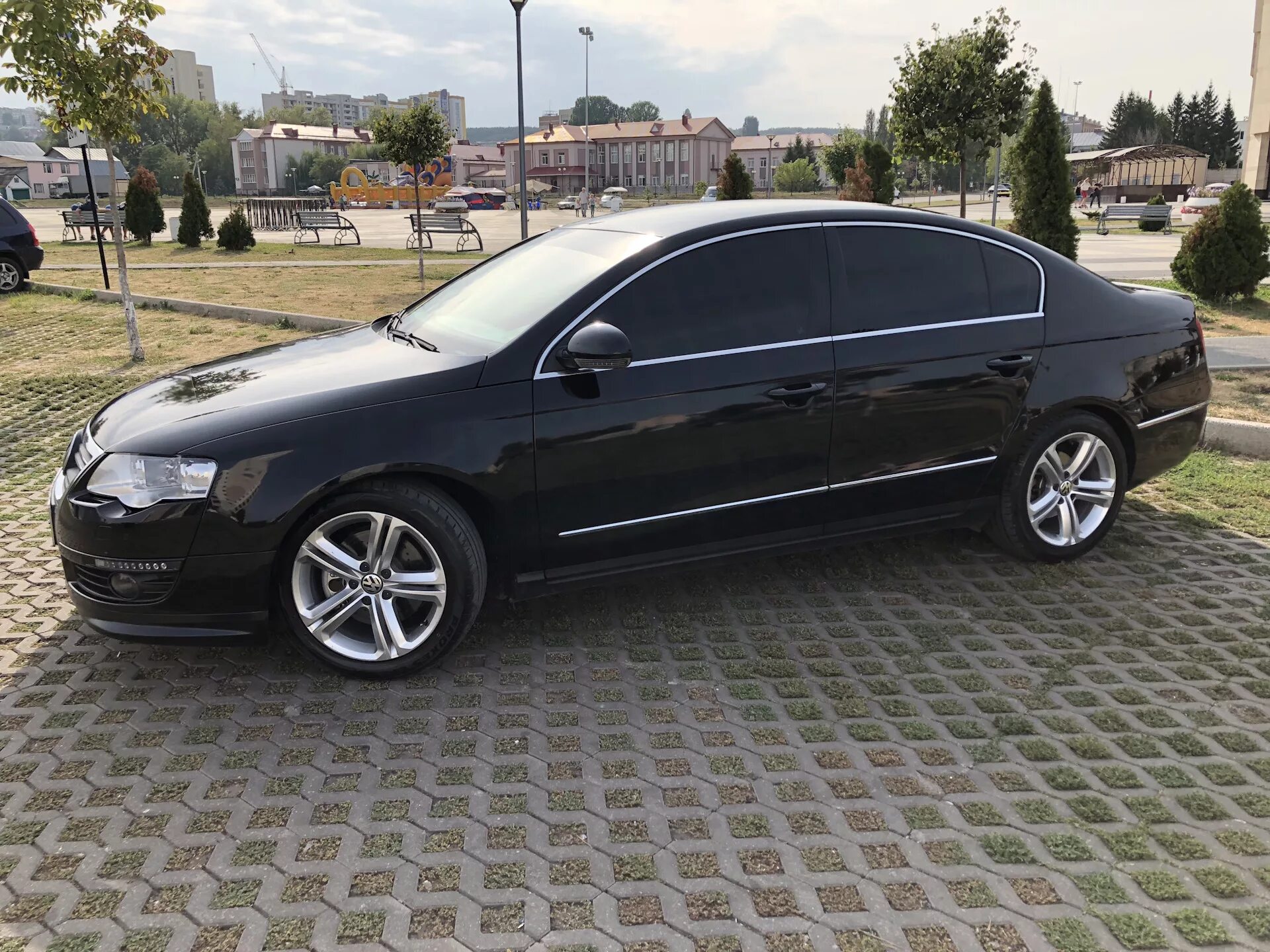 VW Passat b6 r17. Volkswagen Passat b6 диски r17. Фольксваген Пассат б6 черный. Volkswagen Passat b6 Black. Диски на б 6