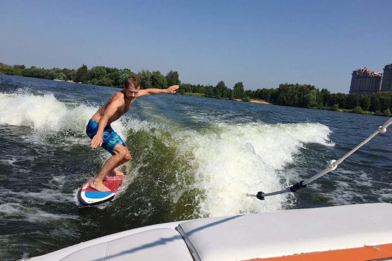 вейкборд катерный. Wake park тушино. вейкборд сапборд кайтборд сноуборд что лишнее. Wake бординг. вейкборд электротяга.