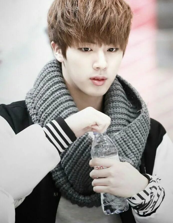 Джин втс. Jin BTS. Kim Seok Jin 2013. Сокджин из BTS 2013.