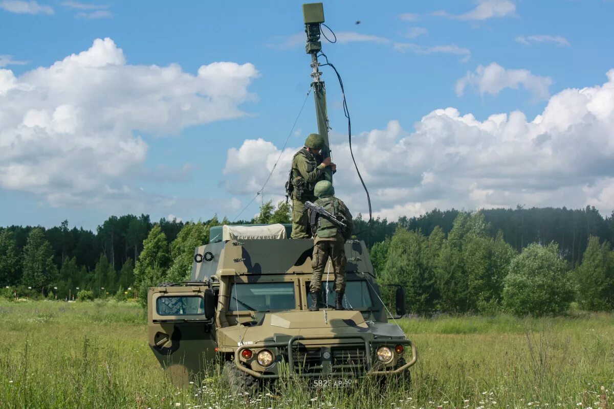 Лучшие военная связь. П-230т машина управления. Тигр-м п-230т. П-230т. Аппаратная связи п-230т.