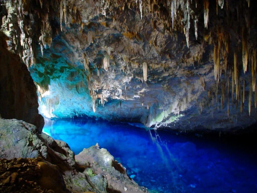 Caves de. Зачарованный колодец Бразилия. Пещера Бельямар Куба. Бонито Бразилия. Пещеры Толантонго Мексика.