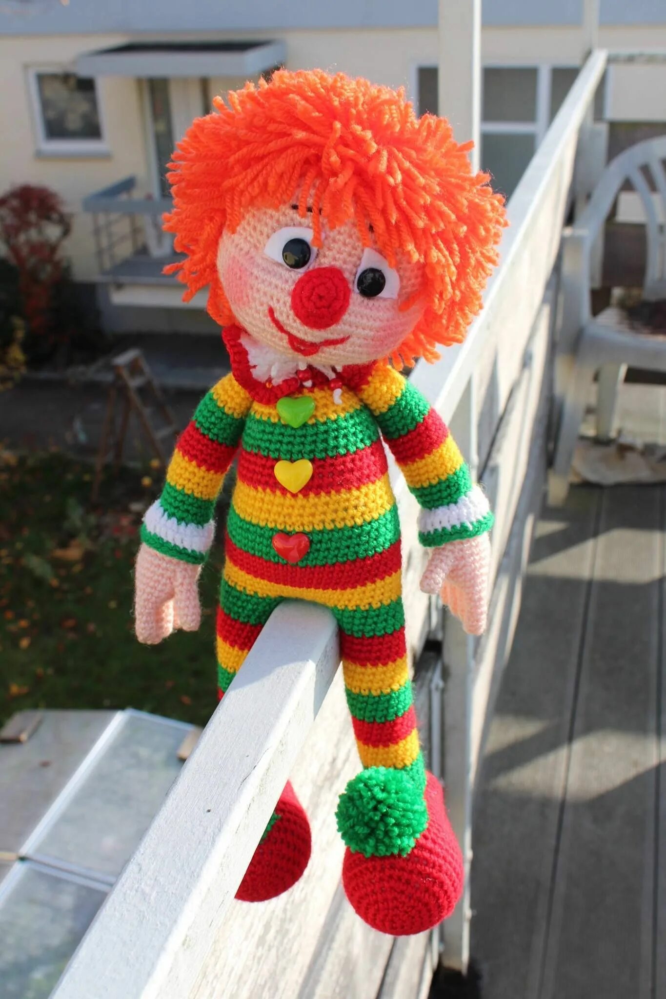 амигуруми клоун матвейка. вязаный клоун спицами. вязаная игрушка клоун. клоун вязаный крючком. клоун крючком.