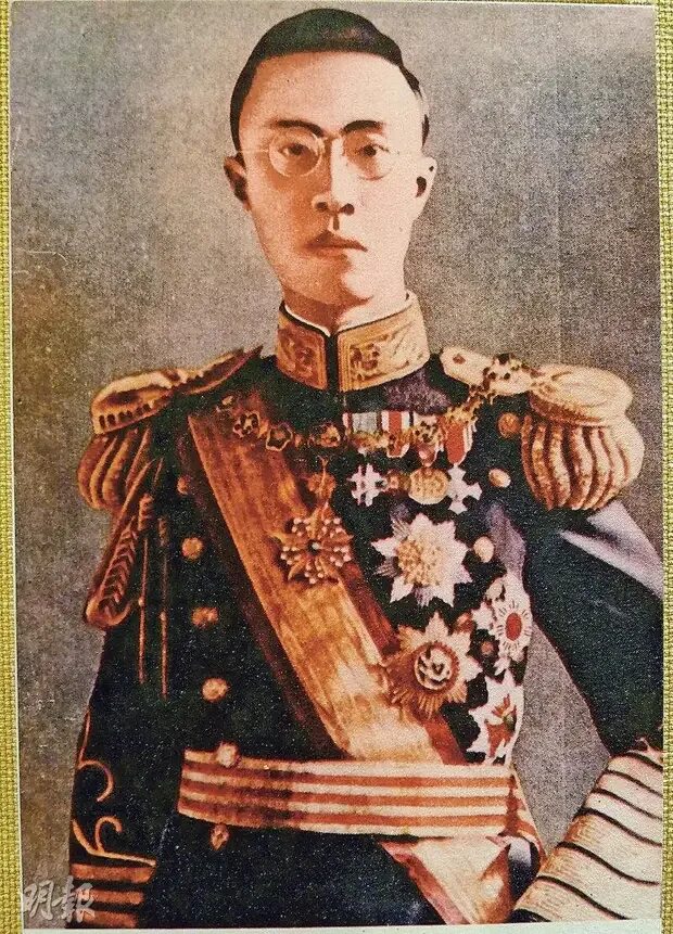 Пуи последний император китая. Айсин гиоро пу и. Бывший китайский император. Император пуи. Пу и последний император китая.