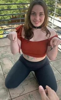 4. Jenna Phillips says she makes £ 700,000 by pretending to be a dogCredit....